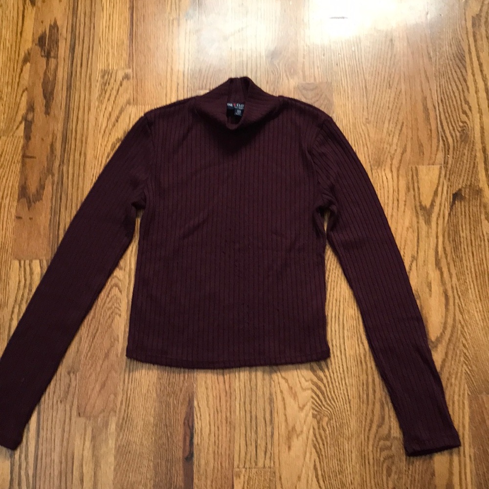 Mock neck crop top